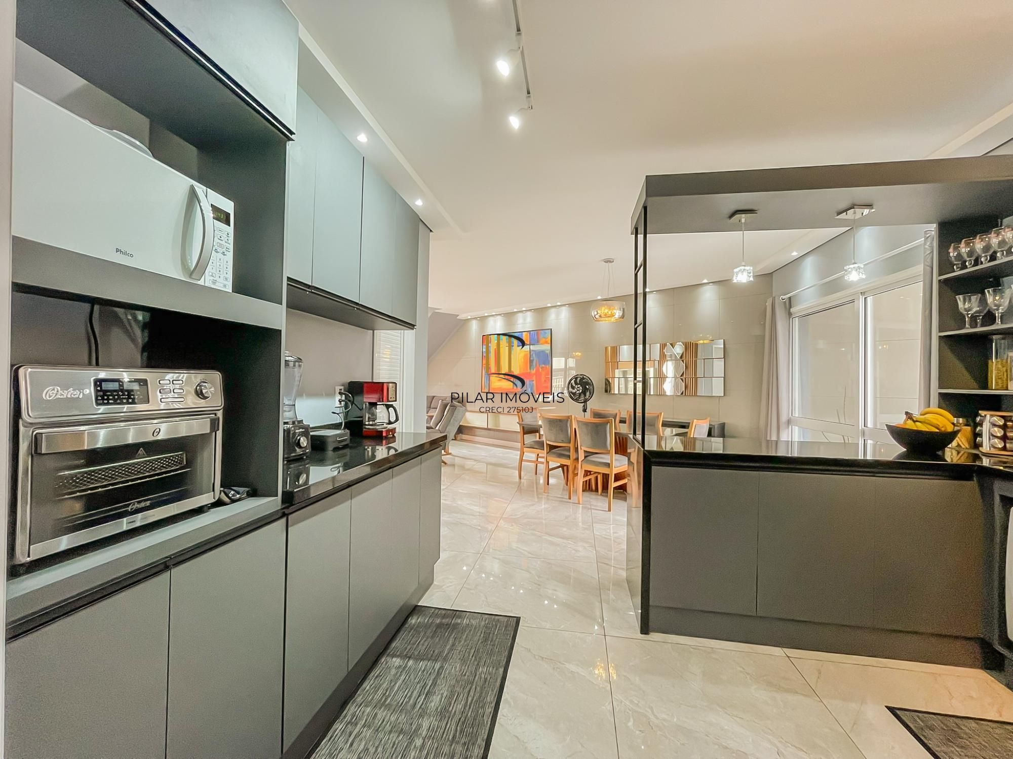 Casa 3 dormitórios no bairro Hípica