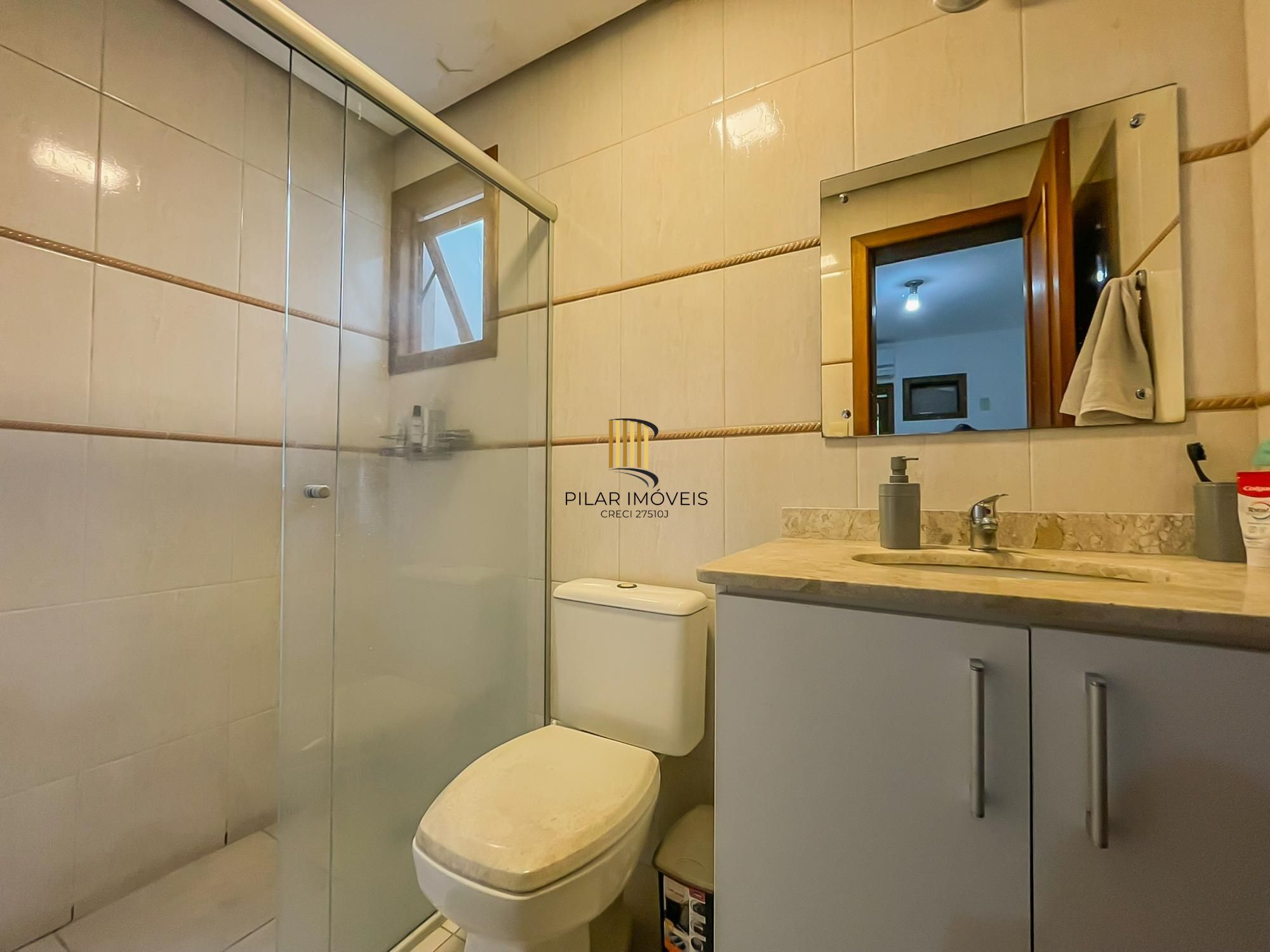 Casa 3 suítes com piscina em condomínio alto padrão na zona sul de Porto Alegre !