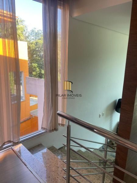 Casa Condominio em Porto Alegre, no bairro Jardim Carvalho, com 3 dormitório(s), à venda.