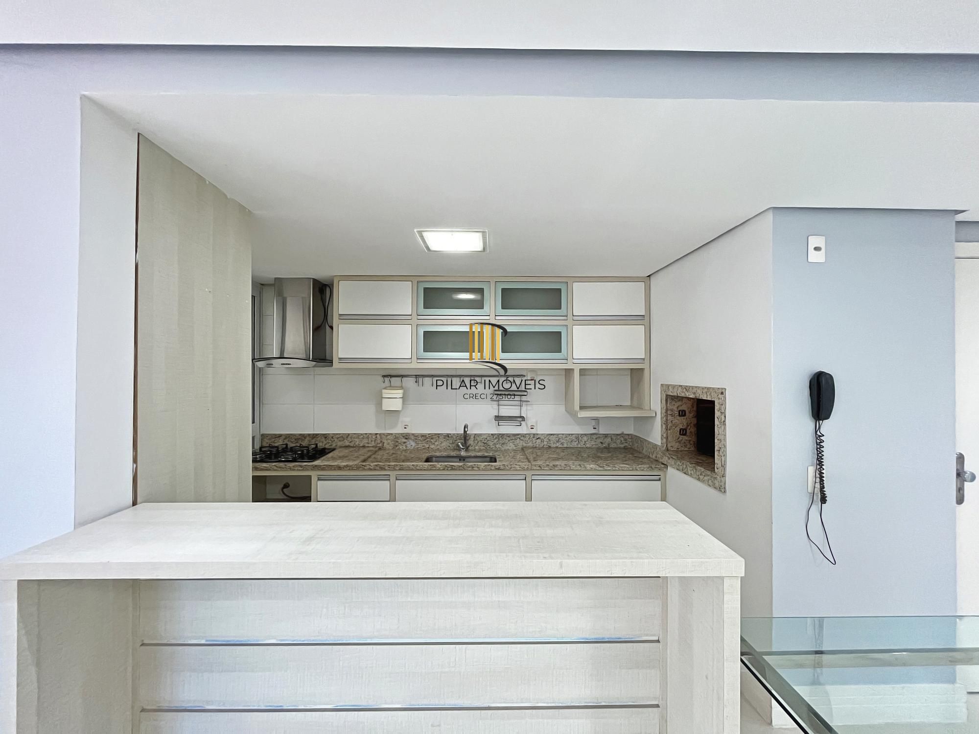 Excelente Apto com 102 m² de 3 dormitórios sendo um suíte com duas vagas no Menino Deus