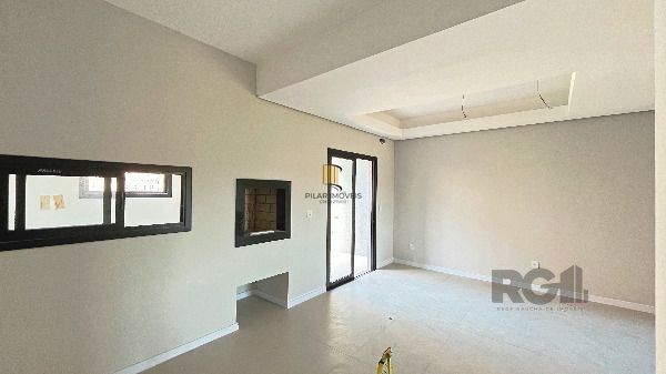 Casa em Porto Alegre, no bairro Hípica, com 3 dormitório(s), e 3 banheiros, à venda.