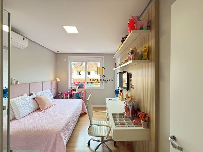 Casa 4 dormitórios no bairro Camaquã