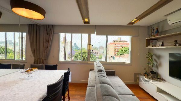 Apartamento em Porto Alegre, no bairro Rio Branco, com 3 dormitório(s), e 3 banheiros, à venda.