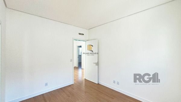 Casa Condominio em Porto Alegre, no bairro Hípica, com 3 dormitório(s), e 3 banheiros, à venda.