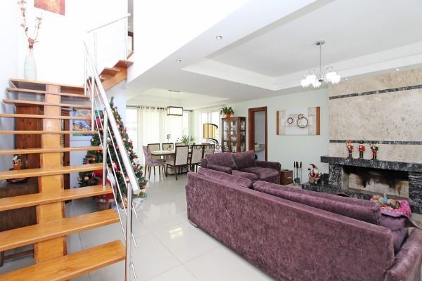 Casa para Venda - 236m², 5 dormitórios, sendo 4 suites, 2 vagas - Lagos De Nova Ipanema