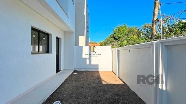 Casa Condominio em Porto Alegre, no bairro Ipanema, com 3 dormitório(s), à venda.