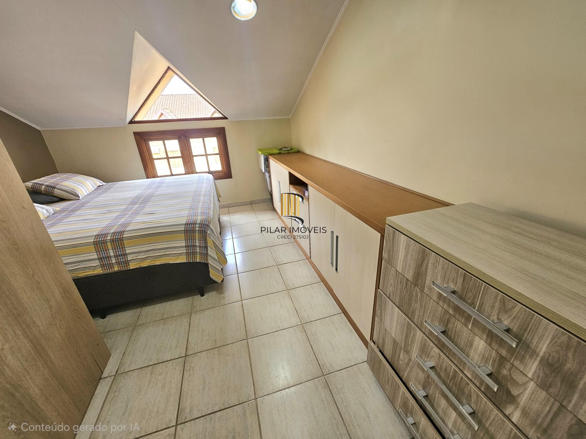 Casa 3 dormitórios em condomínio no bairro Camaquã, a 50 mts da Otto Niemayer.