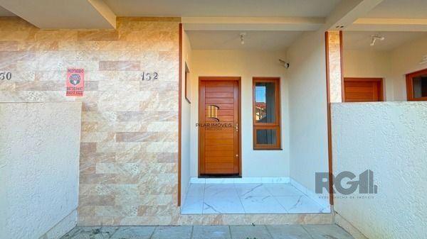 Casa para Venda - 79m², 2 dormitórios, sendo 2 suites, 2 vagas - Portal do Guarujá