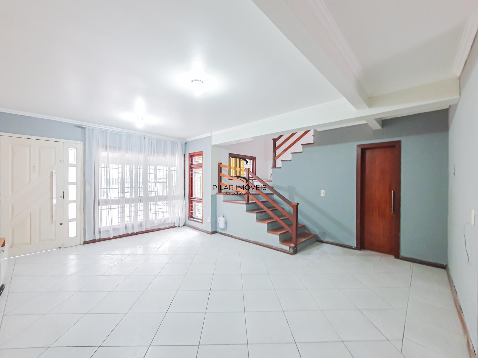 Casa com piscina para Venda - 189.91m², 3 dormitórios, sendo 1 suítes, 2 vagas - Hípica