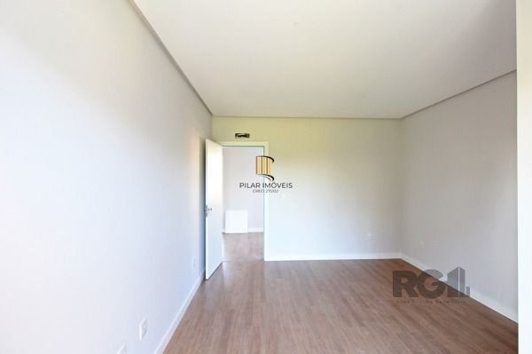 Casa Condominio em Porto Alegre, no bairro Ipanema, com 3 dormitório(s), à venda.