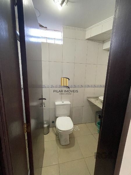 Casa 6 dormitórios no bairro Cristal