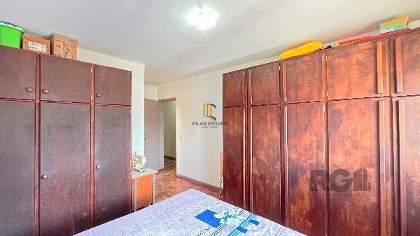 Predio em Porto Alegre, no bairro Hípica, e 0 banheiros, à venda.