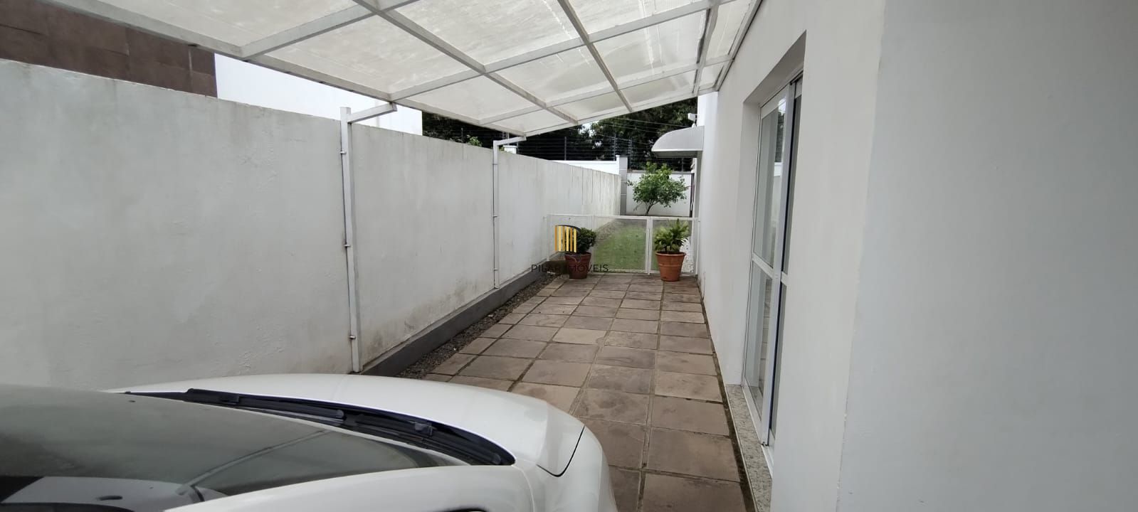 Casa de Condomínio 3 dormitórios no bairro Hípica