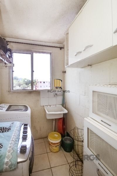 Apartamento em Porto Alegre, no bairro Vila Nova, com 2 dormitório(s), e 2 banheiros, à venda.
