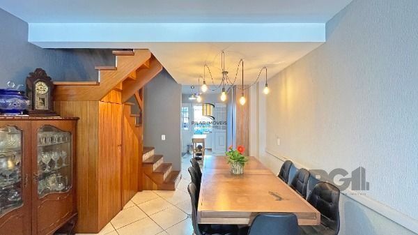 Casa Condominio em Porto Alegre, no bairro Cavalhada, com 3 dormitório(s), e 3 banheiros, à venda.