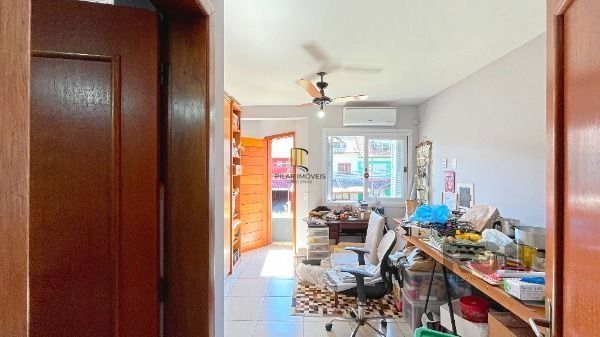 Casa Condominio em Porto Alegre, no bairro Cavalhada, com 3 dormitório(s), e 3 banheiros, à venda.