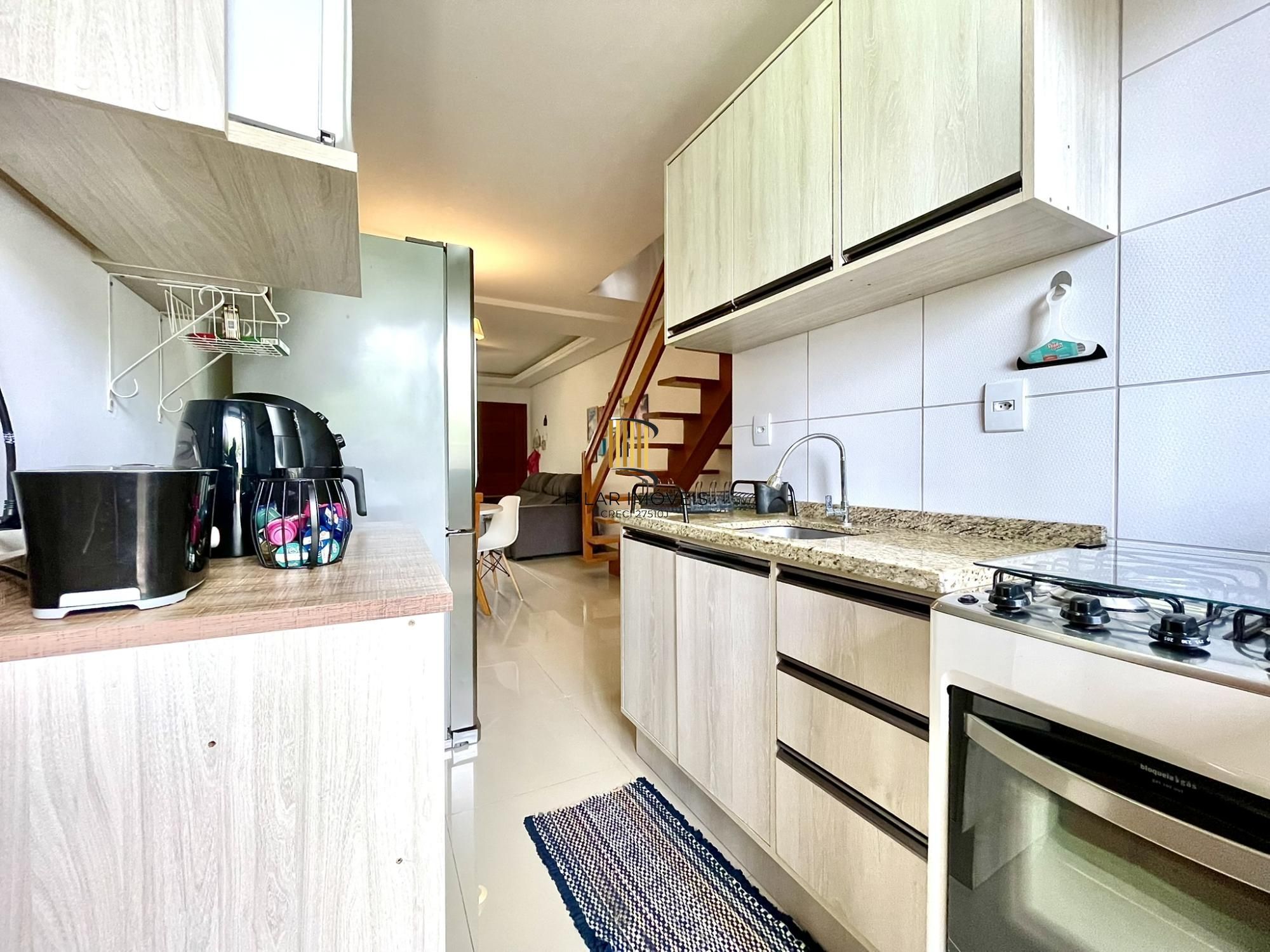 Casa 2 dormitórios no bairro Hípica