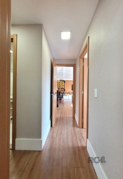 Apartamento em Porto Alegre, no bairro Cavalhada, com 3 dormitório(s), e 3 banheiros, à venda.