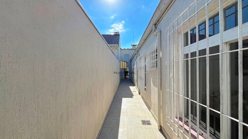 Casa 3 dormitórios no bairro Ipanema