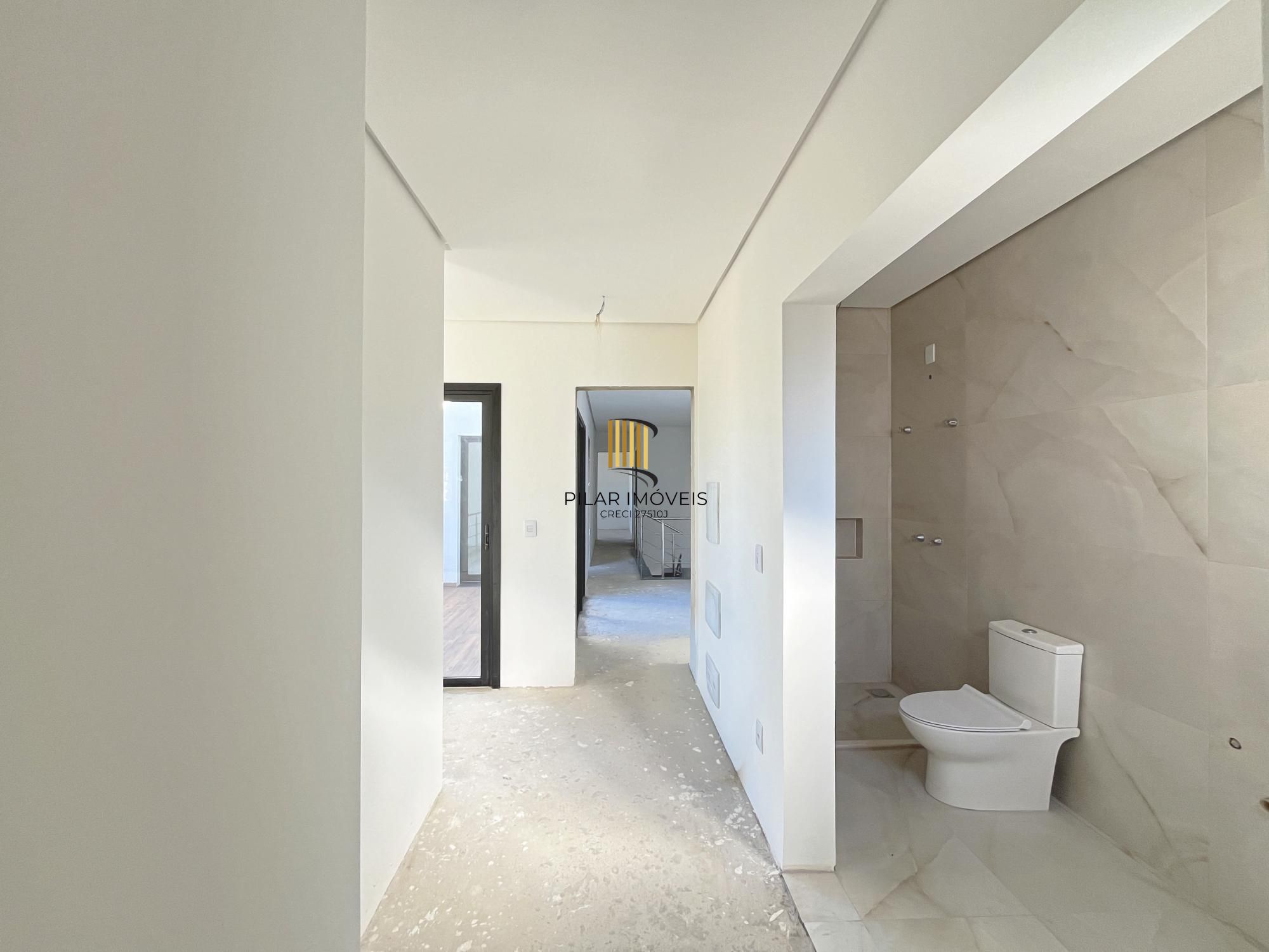 Casa em Porto Alegre, no bairro Hípica, com 3 dormitório(s), e 3 banheiros, à venda.