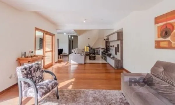 Casa em Porto Alegre, no bairro Aberta dos Morros, com 4 dormitório(s), e 4 banheiros, à venda.
