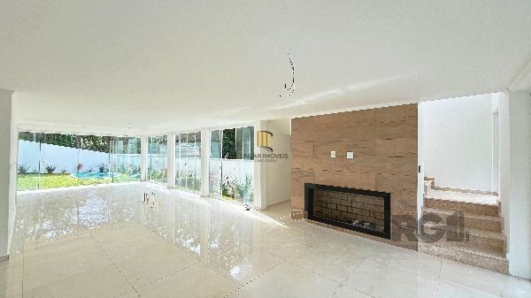 Casa Condominio em Porto Alegre, no bairro Hípica, com 3 dormitório(s), à venda.