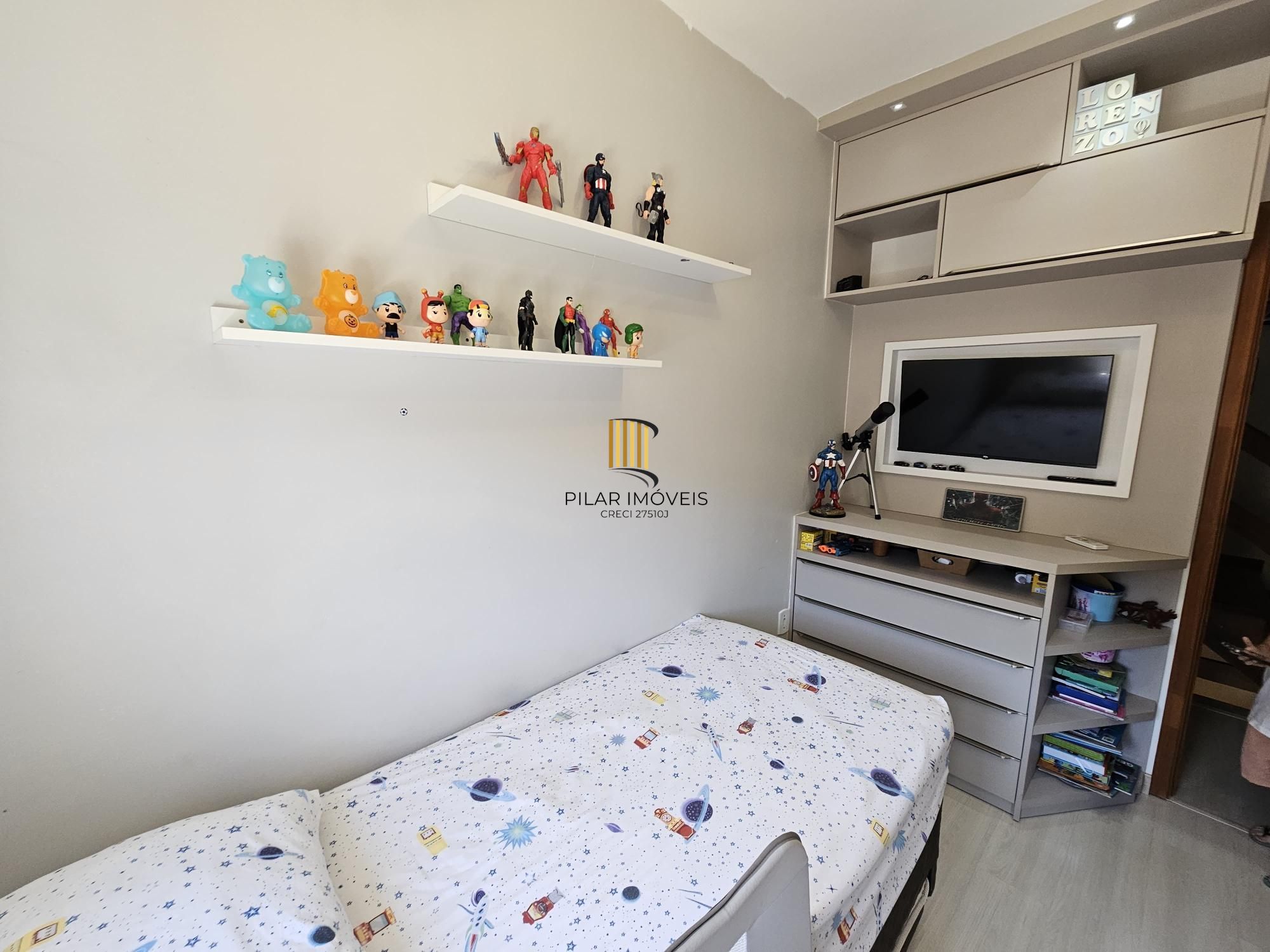 Sobrado em condomínio fechado