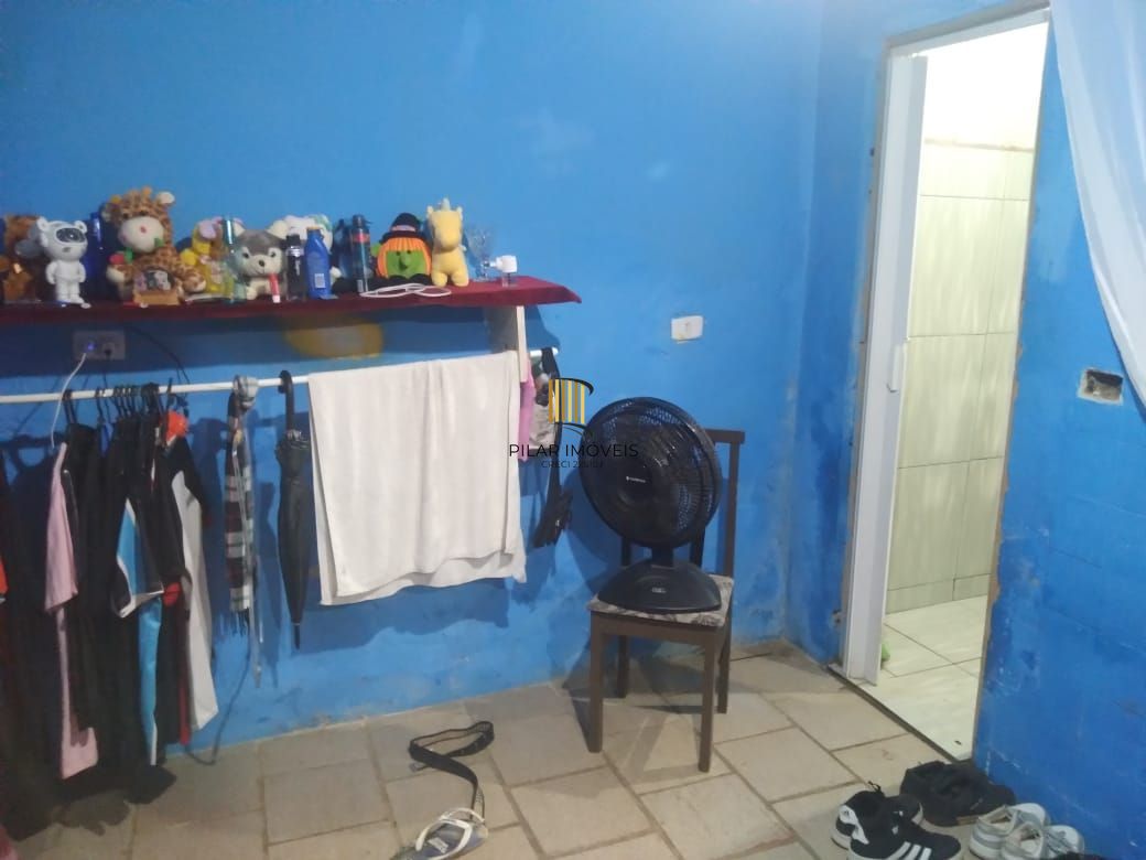 Casa 3 dormitórios no bairro Restinga