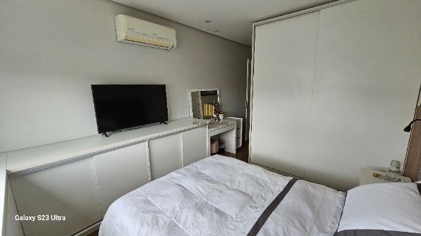 Apartamento em Porto Alegre, no bairro Chácara das Pedras, com 2 dormitório(s), e 2 banheiros, à venda.