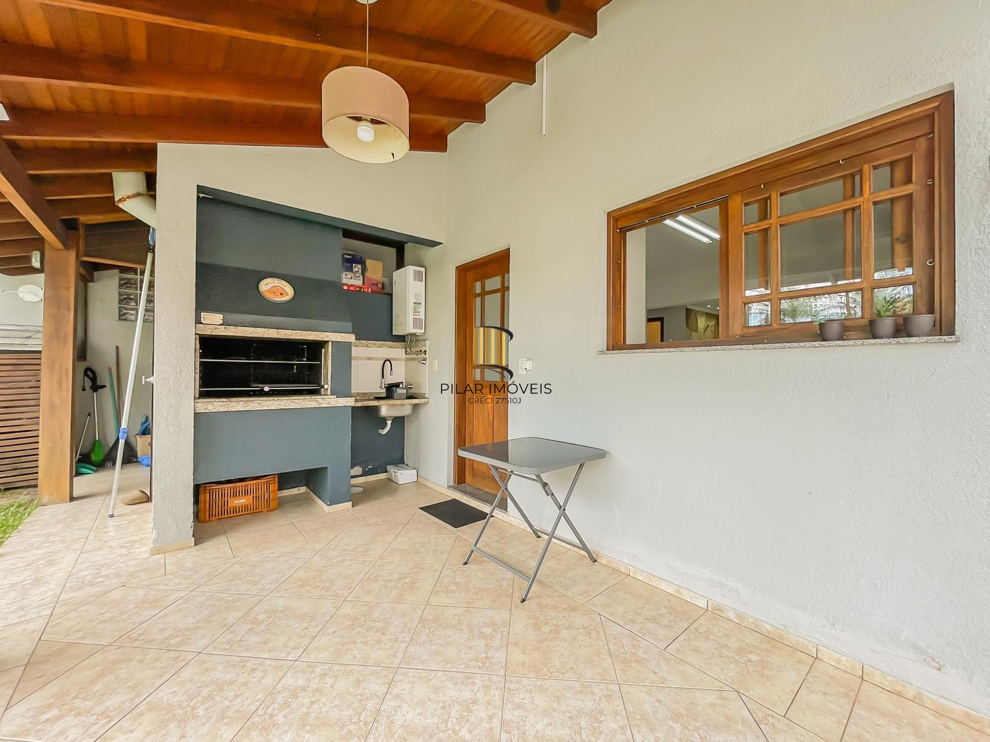 Casa 3 suítes com piscina em condomínio alto padrão na zona sul de Porto Alegre !