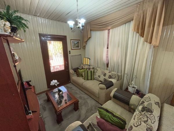 Casa 3 dormitórios no bairro Camaquã
