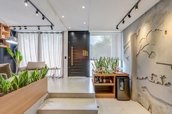 Casa em Porto Alegre, no bairro Tristeza, com 2 dormitório(s), e 2 banheiros, à venda.