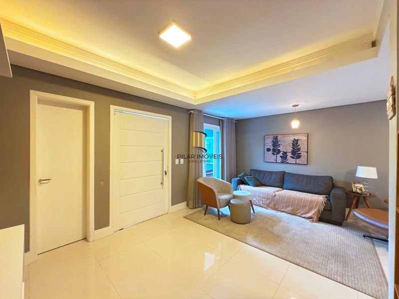 Casa com vista para o Rio e 3 dormitórios