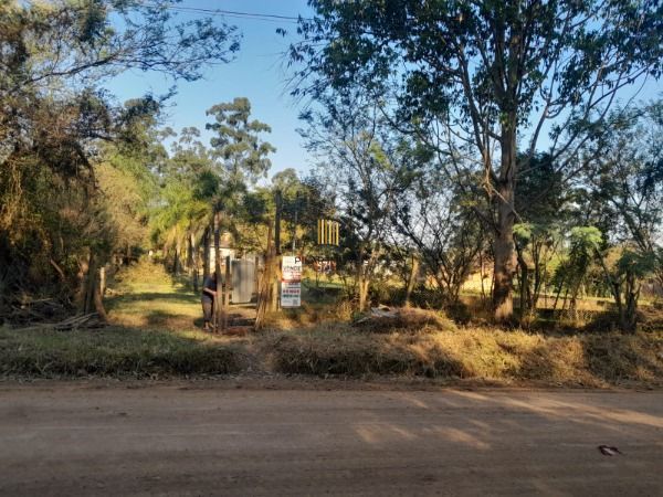 Sítio em Porto Alegre, no bairro Lageado, à venda.