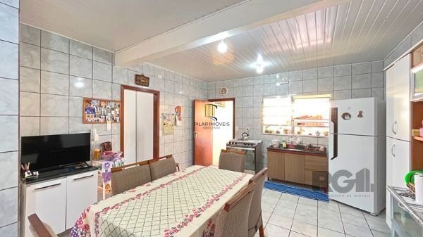 Casa 4 dormitórios no bairro Restinga