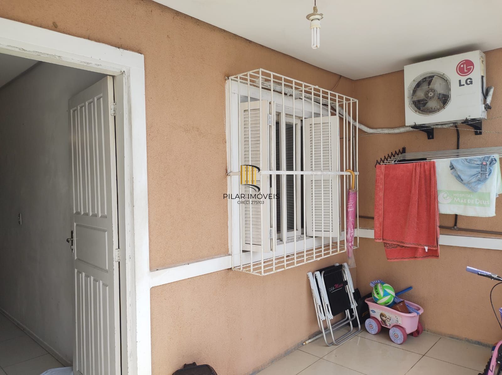 Casa 2 dormitórios no bairro Hípica