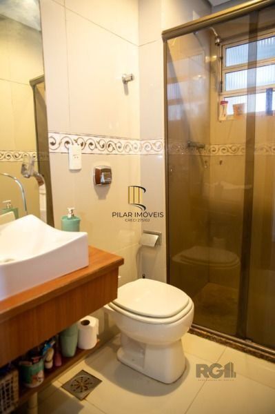 Apartamento em Porto Alegre, no bairro Tristeza, com 3 dormitório(s), e 3 banheiros, à venda.