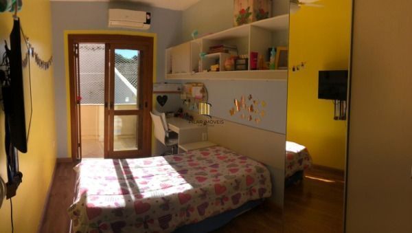 Casa para Venda - 150m², 3 dormitórios, sendo 1 suites, 2 vagas - Guarujá