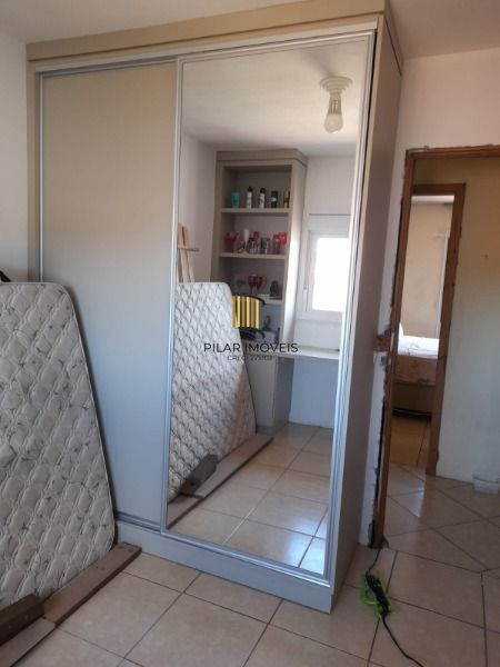 Casa em Porto Alegre, no bairro Belém Novo, com 2 dormitório(s), e 2 banheiros, à venda.
