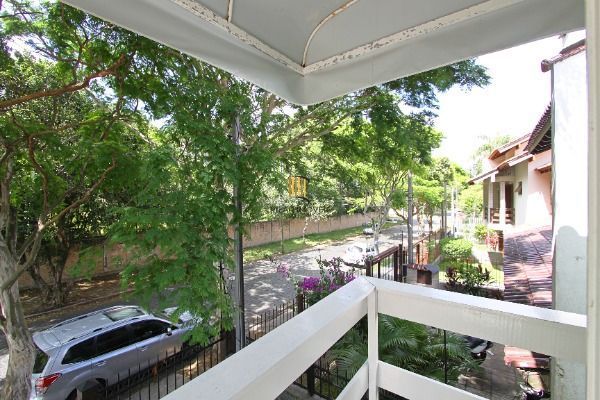 Sobrado para Venda - 208m², 3 dormitórios, sendo 1 suites, 4 vagas - Nonoai