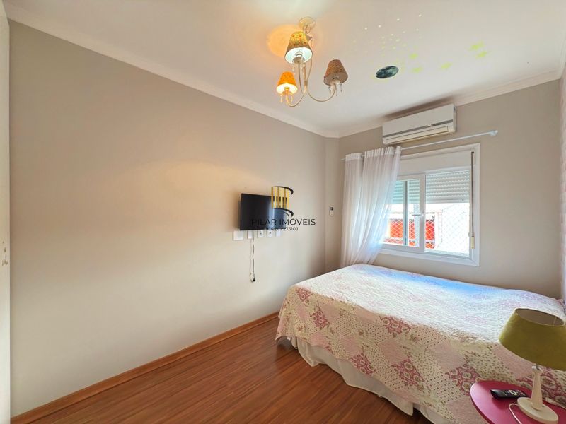 Casa com vista para o Rio e 3 dormitórios