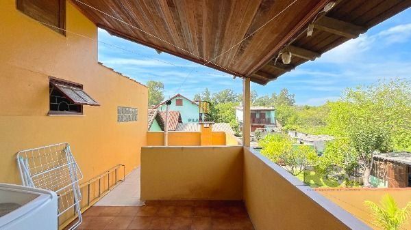 Casa 3 dormitórios no bairro Hípica