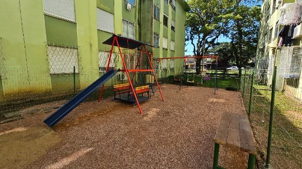 Apartamento em Porto Alegre, no bairro Vila Nova, com 1 dormitório(s), e 1 banheiros, à venda.