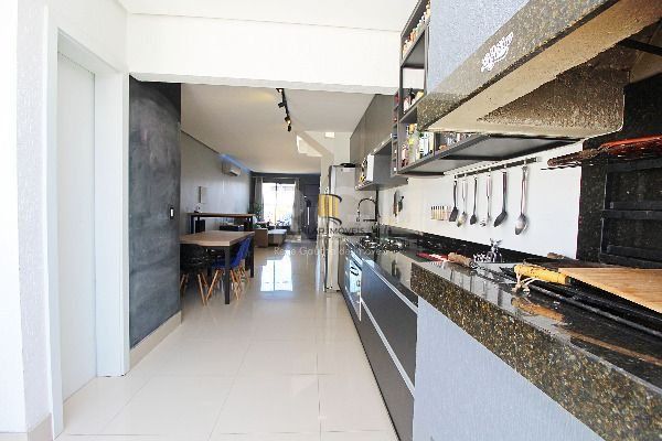 Casa em Porto Alegre, no bairro Hípica, com 2 dormitório(s), à venda.