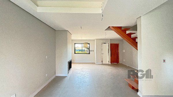 Casa em Porto Alegre, no bairro Hípica, com 3 dormitório(s), e 3 banheiros, à venda.