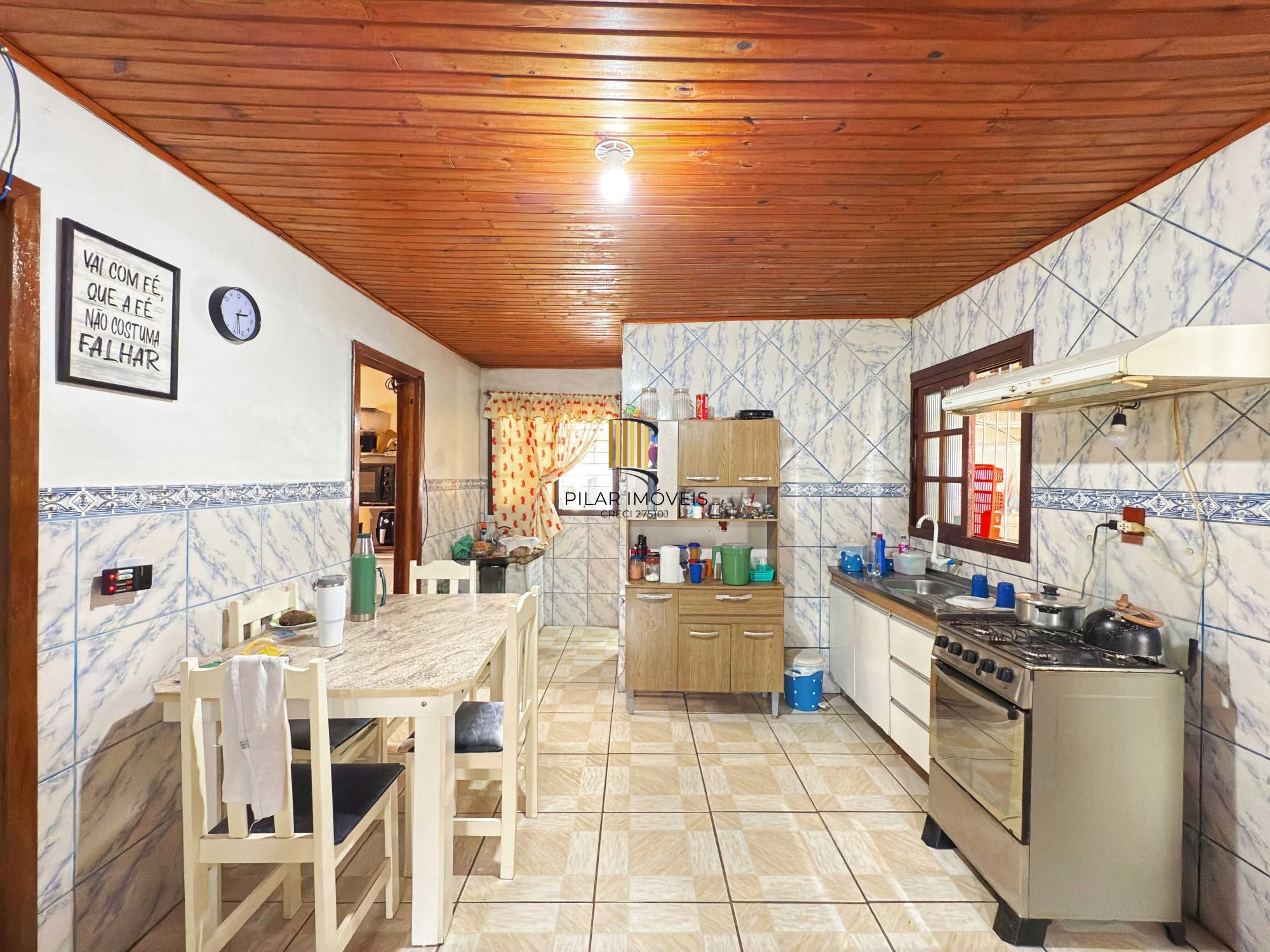 Casa 3 dormitórios no bairro Restinga