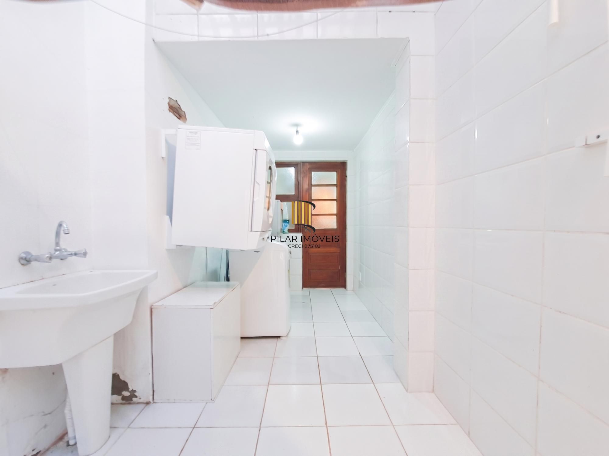 Casa em condomínio mobiliada, 3 dormitórios