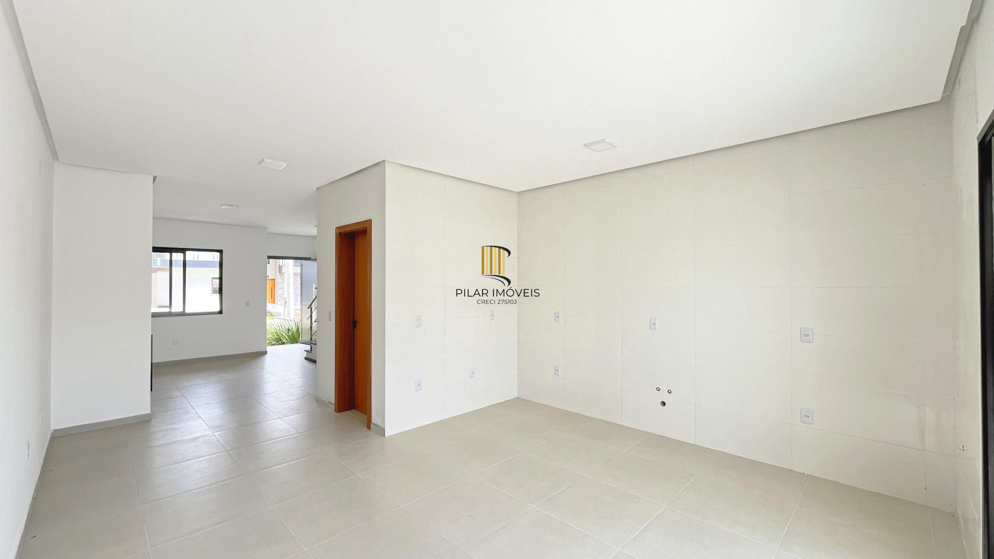 Casa em Porto Alegre, no bairro Hípica, com 3 dormitório(s), e 3 banheiros, à venda.
