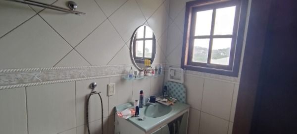 Casa 3 dormitórios no bairro Guarujá