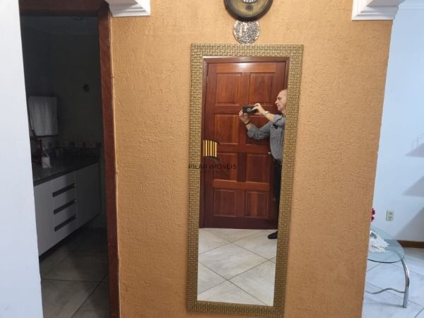 Apartamento em Porto Alegre, no bairro Tristeza, com 2 dormitório(s), e 2 banheiros, à venda.